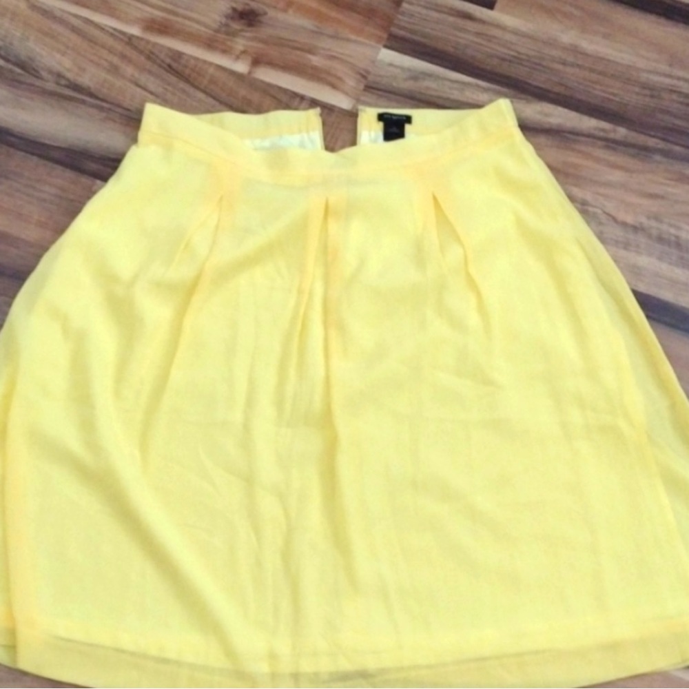 Beautiful Ann Taylor skirt.